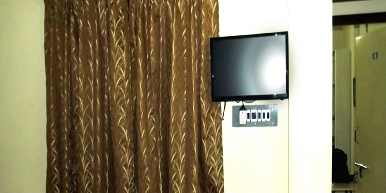 Tiruchirappalli Bssk Comforts Inn מראה חיצוני תמונה